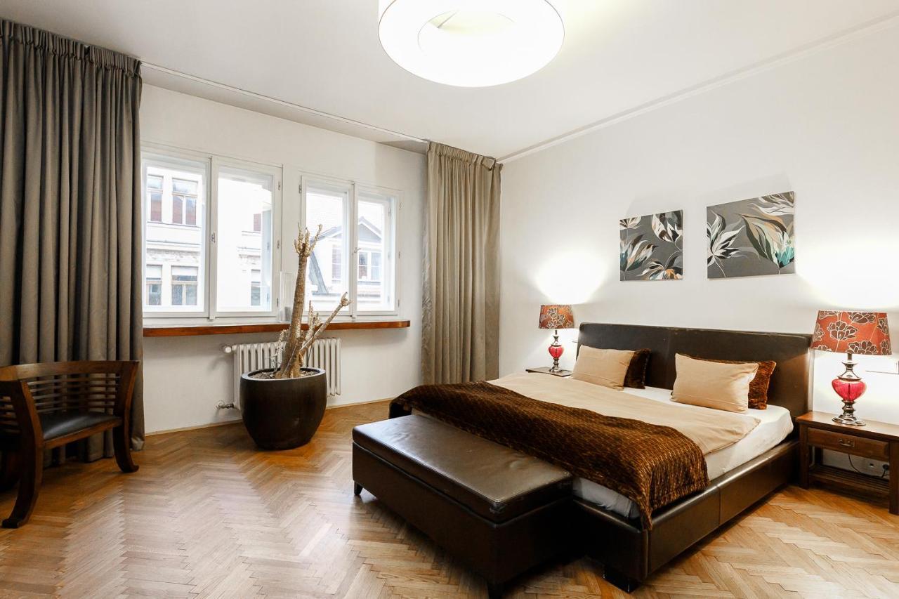 Luxury Apartment Dlouha プラハ エクステリア 写真